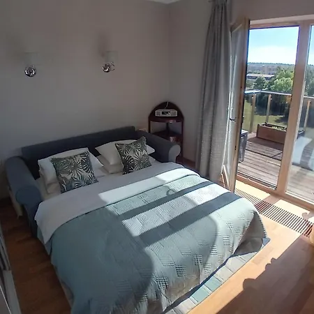 5th Floor With Large Balcony-terrace